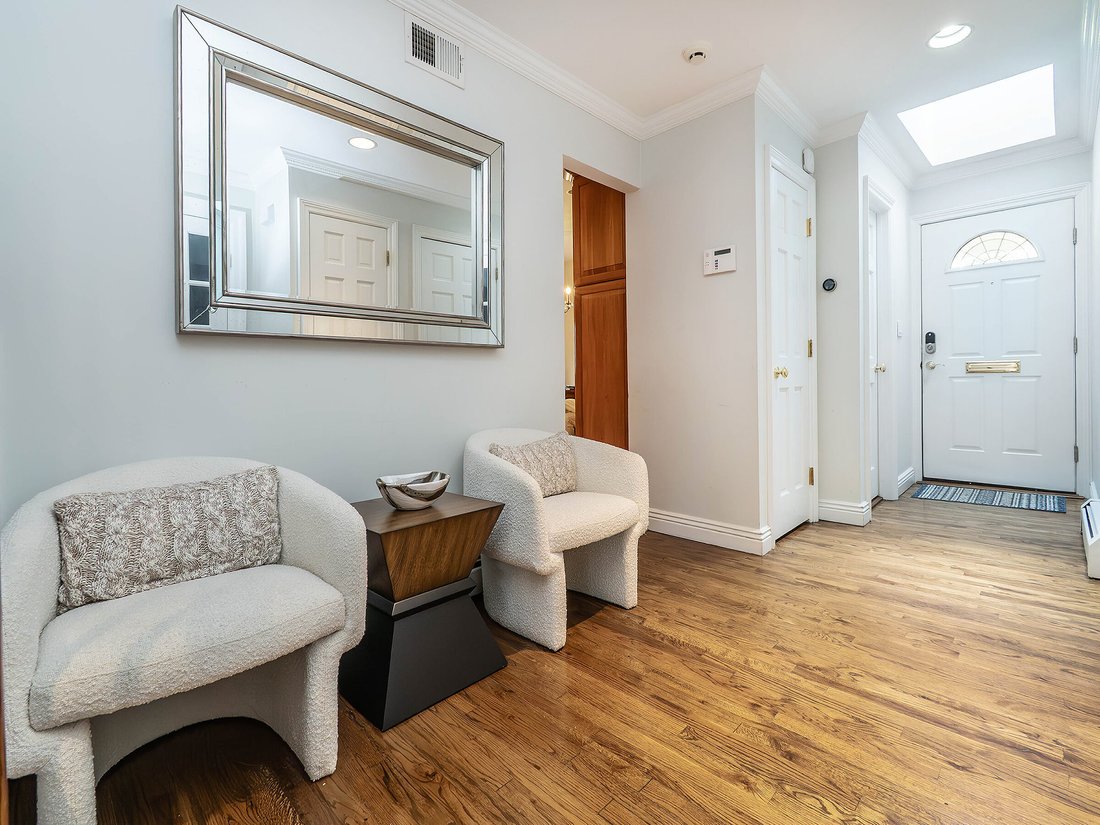 House in Port Washington, New York, United States 3 - 15769981