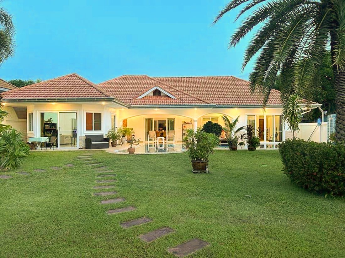 Haus in Sattahip, Chon Buri, Thailand 1 - 15770504