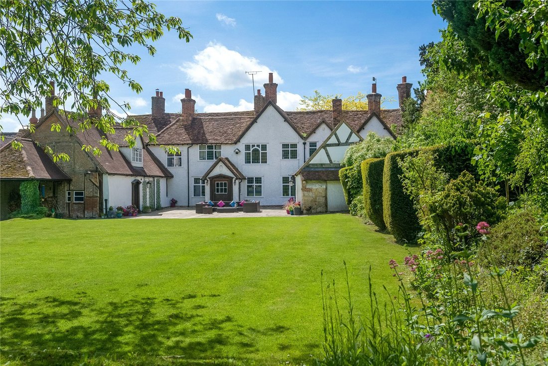 House in Whitchurch, England 2 - 14413437