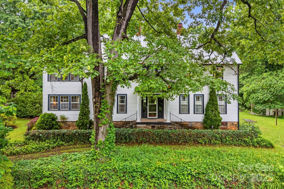 House in Black Mountain, North Carolina, United States 4 - 15769692