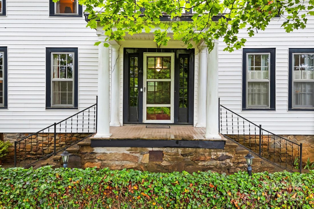 House in Black Mountain, North Carolina, United States 3 - 15769692