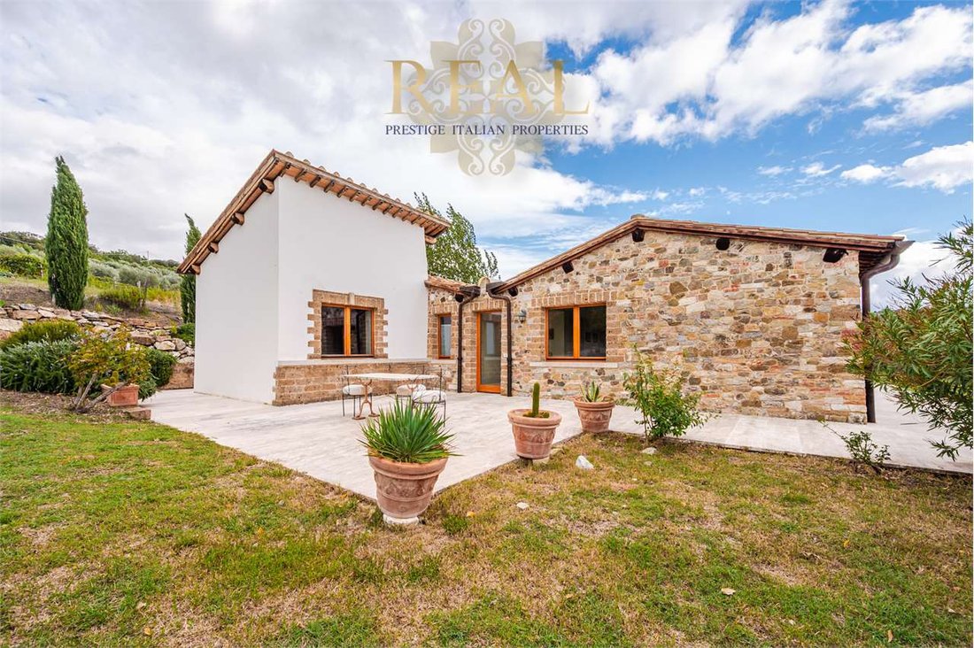 Villa in Castiglione d'Orcia, Tuscany, Italy 4 - 15771554