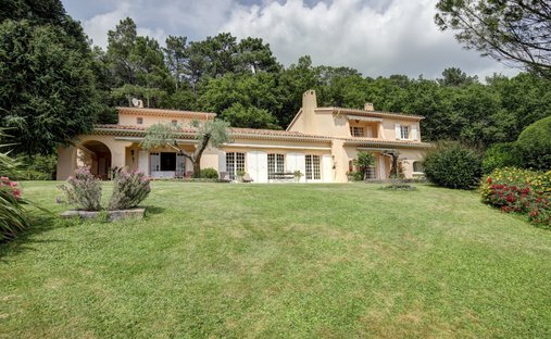 Haus in Burlats, Okzitanien, Frankreich 1