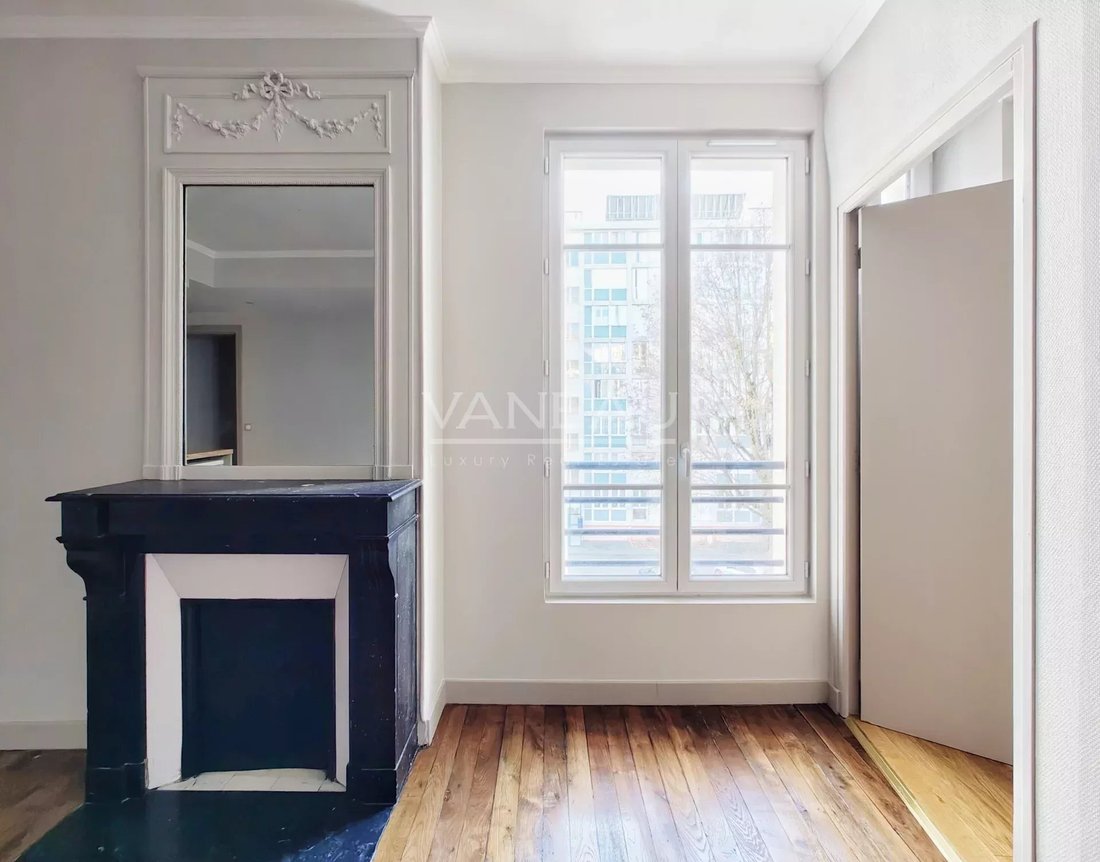 Apartment in Jean Moulin-Porte d'Orléans, Paris 14e Arrondissement, Paris 4 - 15689025