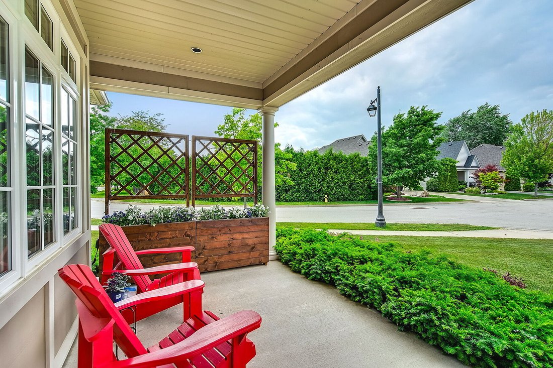 House in Niagara-on-the-Lake, Ontario, Canada 2 - 15440096