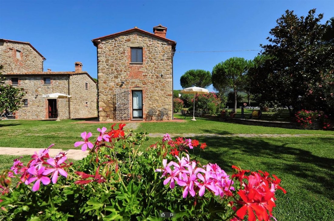 Farm Ranch in Tuoro sul Trasimeno, Umbria, Italy 3 - 15771412
