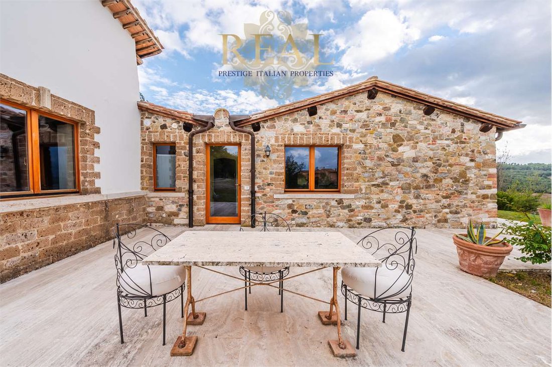 Villa in Castiglione d'Orcia, Tuscany, Italy 3 - 15771554