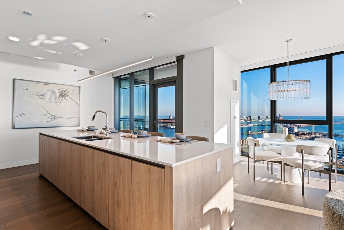 Luxury Resort Style Living In Chicago, Il, United States For Sale ... - Private Resort Style Living In Condos