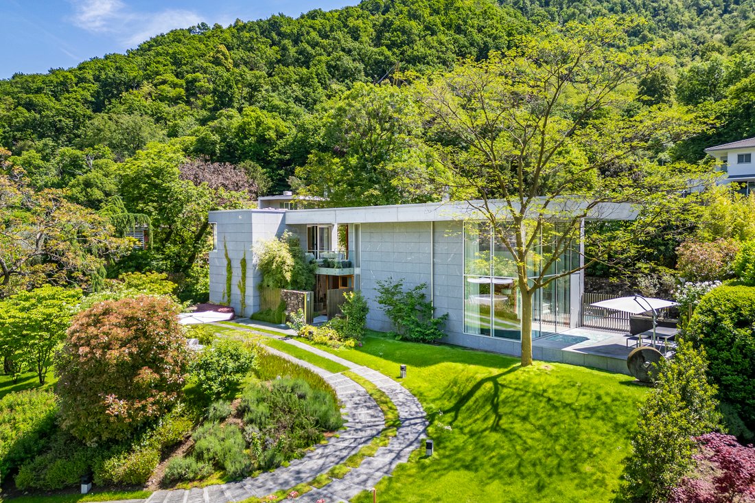 House in Brusino Arsizio, Ticino, Switzerland 1 - 14714886