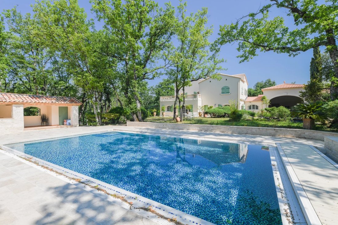 Villa in Uzès, Okzitanien, Frankreich 2 - 15770488