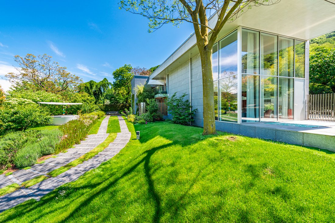 House in Brusino Arsizio, Ticino, Switzerland 3 - 14714886