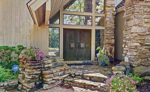 House in Decatur, Arkansas, United States 1