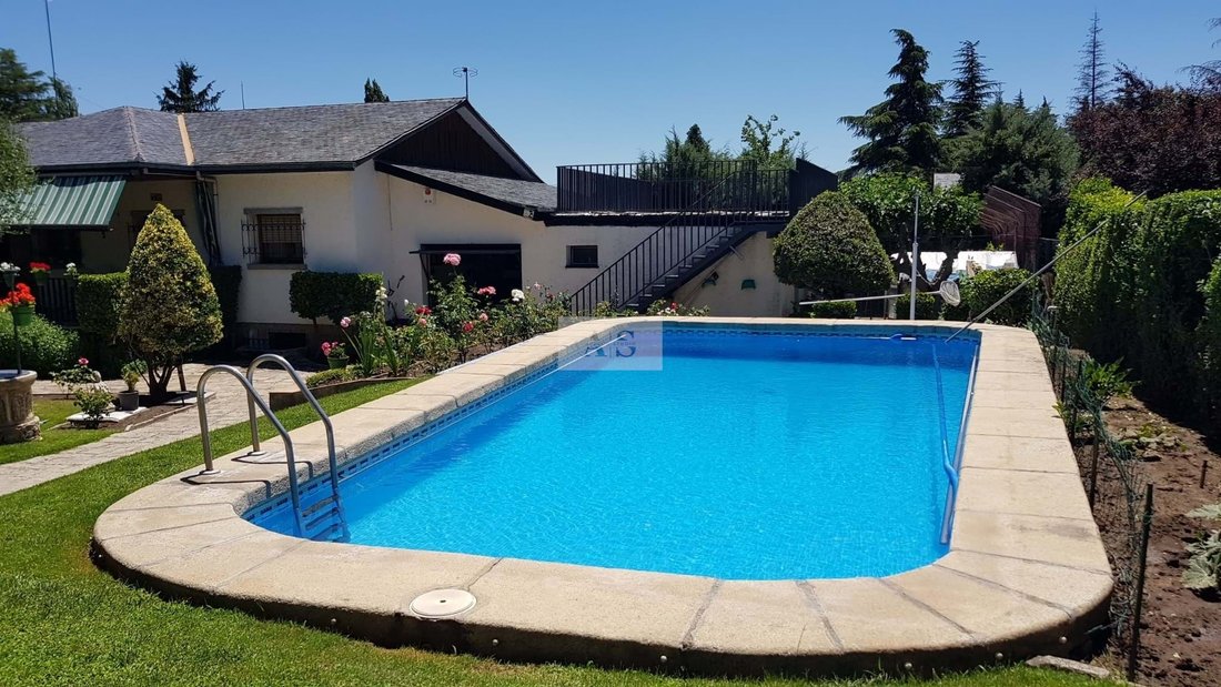 Chalet a El Escorial, Madrid, Spagna 1 - 15771284