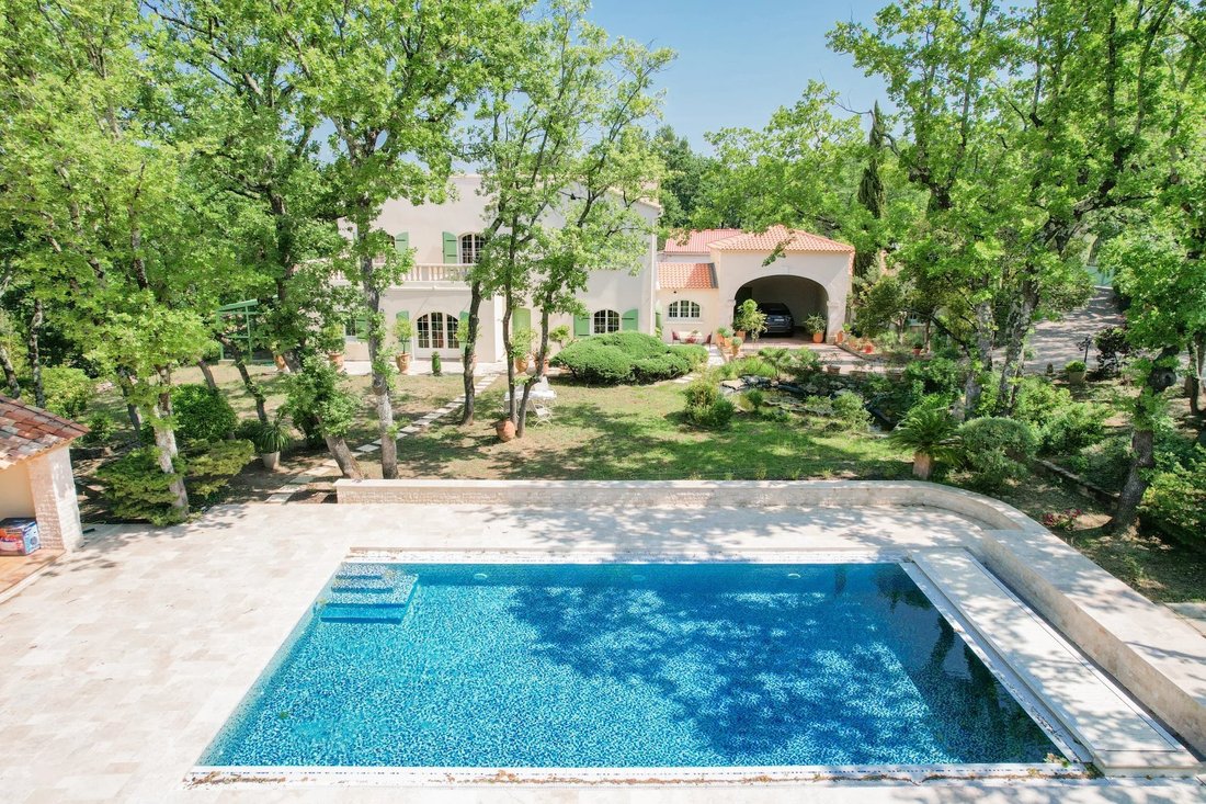 Villa in Uzès, Okzitanien, Frankreich 1 - 15770488