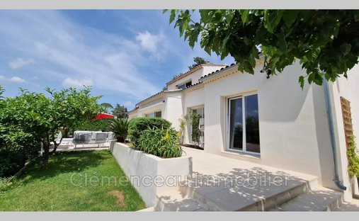 Villa in Centre du Village, La Colle-sur-Loup, France 1