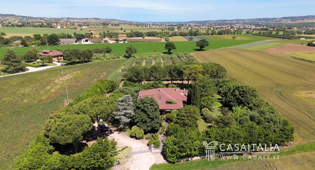 Villa in Morrovalle, Marche, Italy 1 - 15773313