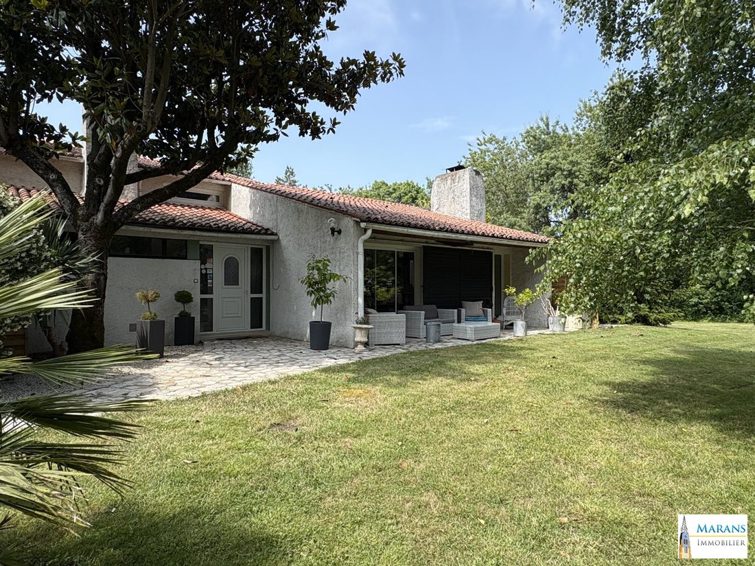 House in Marans, Nouvelle-Aquitaine, France 1 - 12983791