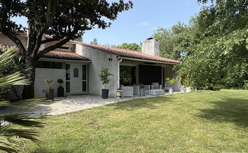 Maison à Marans, Nouvelle-Aquitaine, France 1