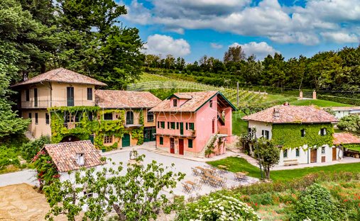 Estate in Cassinasco, Piedmont, Italy 1