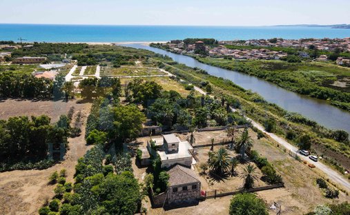 Villa in Carlentini, Sicily, Italy 1
