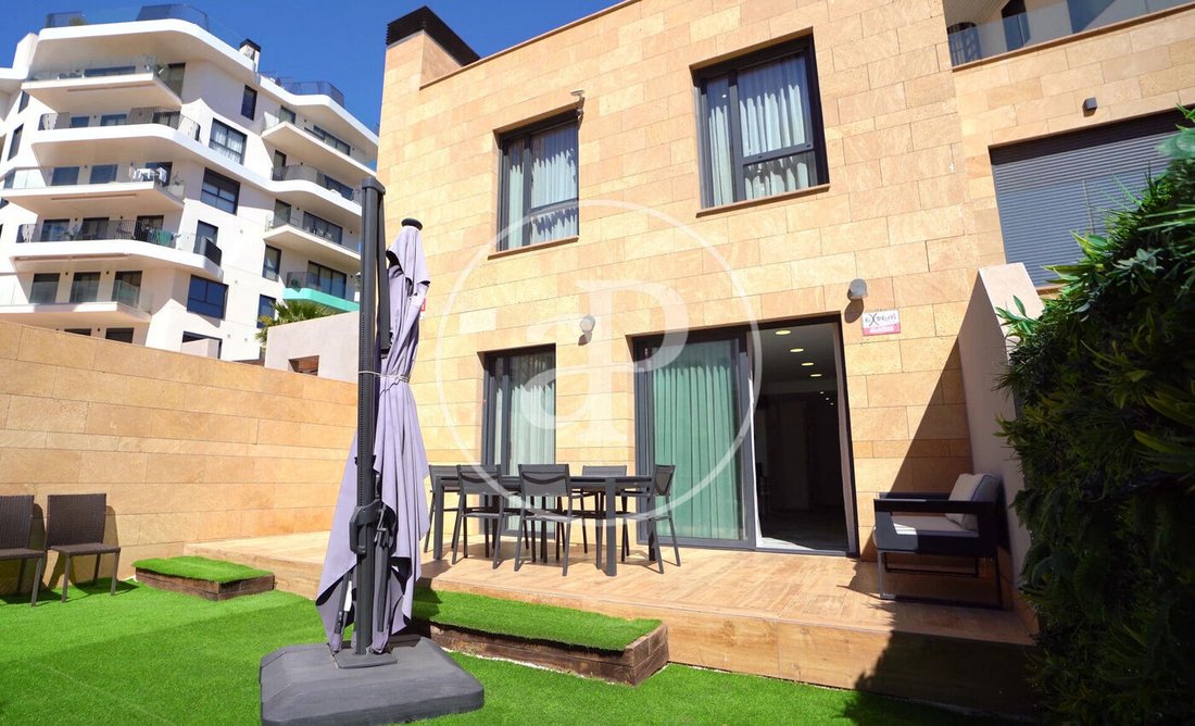 Villa in la Vila Joiosa / Villajoyosa, Valencian Community, Spain 2 - 15774425