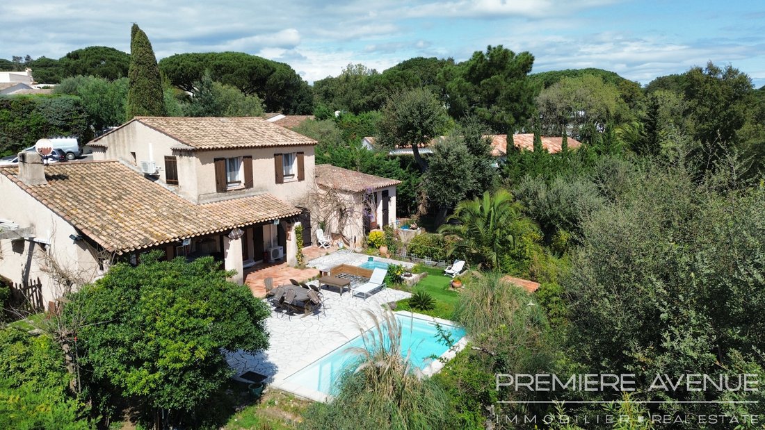 Villa in Gassin, Provence-Alpes-Côte d'Azur, France 1 - 15774847