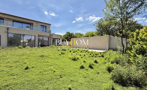 Maison à Nevons-route d'Apt, L'Isle-sur-la-Sorgue, France 1