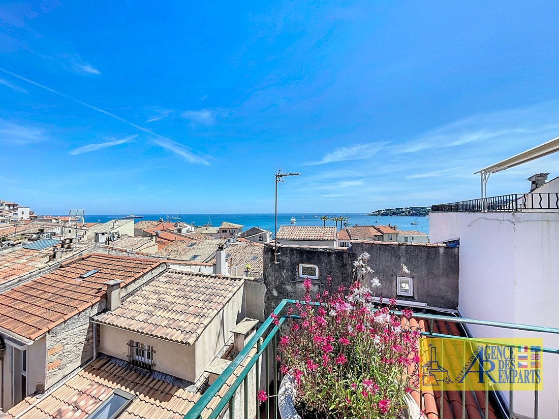 House in Vieille Ville, Antibes, France 1 - 15774736