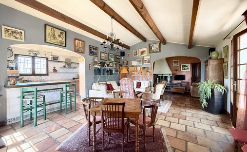 19th Century Bourgeois Residence In Vauvert
