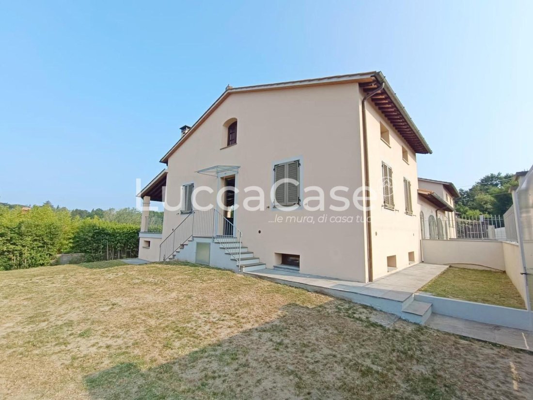 Villa in Historic Center, Lucca, Tuscany 1 - 15775317