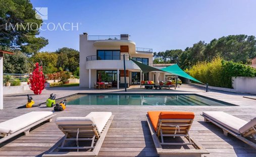 Villa in Centre Ville, Carqueiranne, France 1