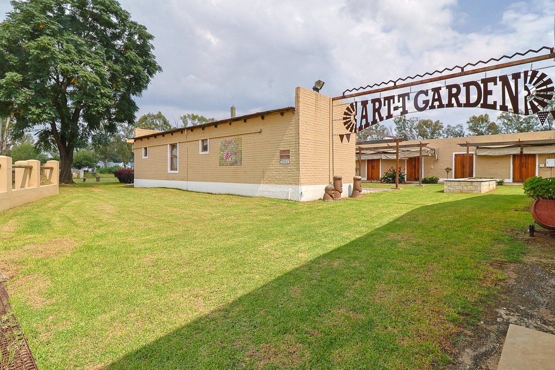 Estate in Johannesburg, Gauteng, South Africa 3 - 15776302