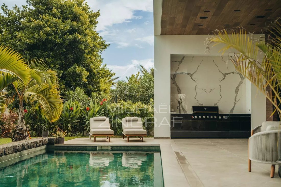 Villa in Rivière du Rempart, Rivière du Rempart District, Mauritius 1 - 15775859