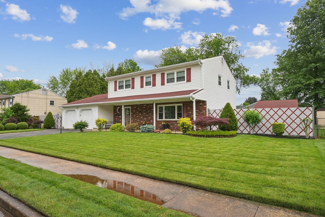 House in Monroe Township, New Jersey, United States 2 - 15775871