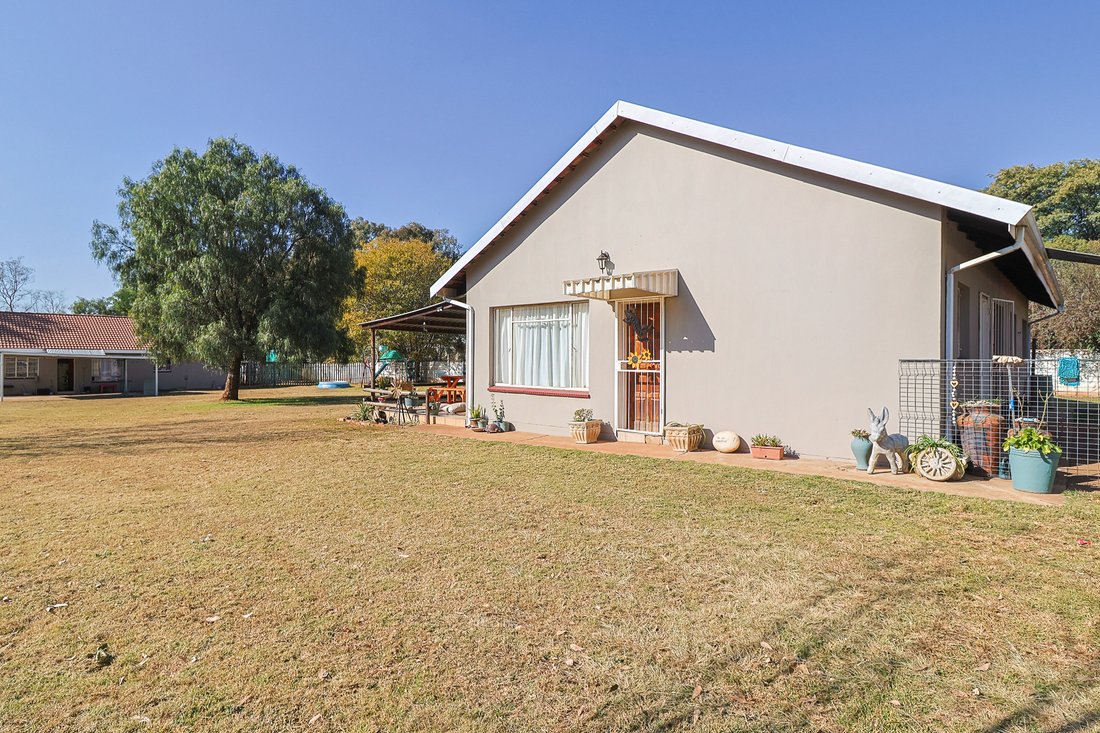 Estate in Hartzenbergfontein AH, Vaal Marina, South Africa 1 - 15776294