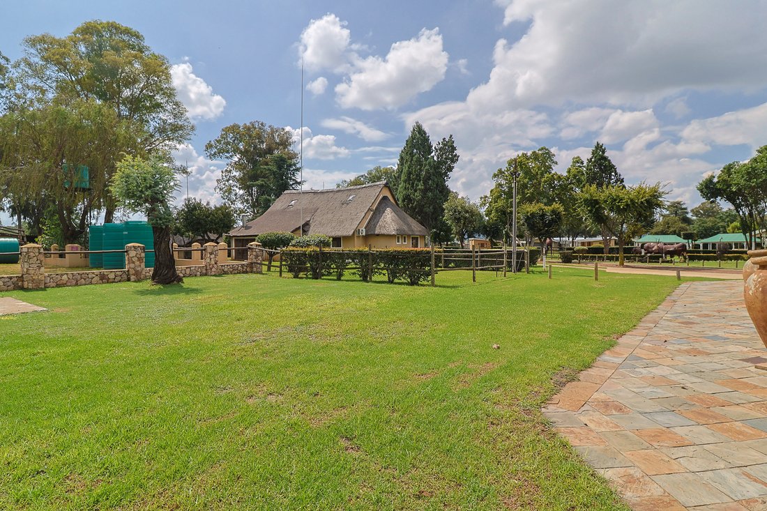 Estate in Johannesburg, Gauteng, South Africa 5 - 15776302