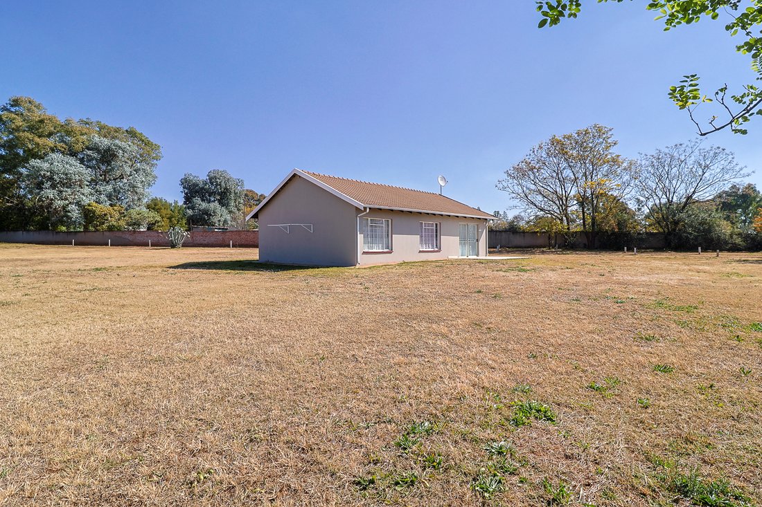 Estate in Hartzenbergfontein AH, Vaal Marina, South Africa 2 - 15776292