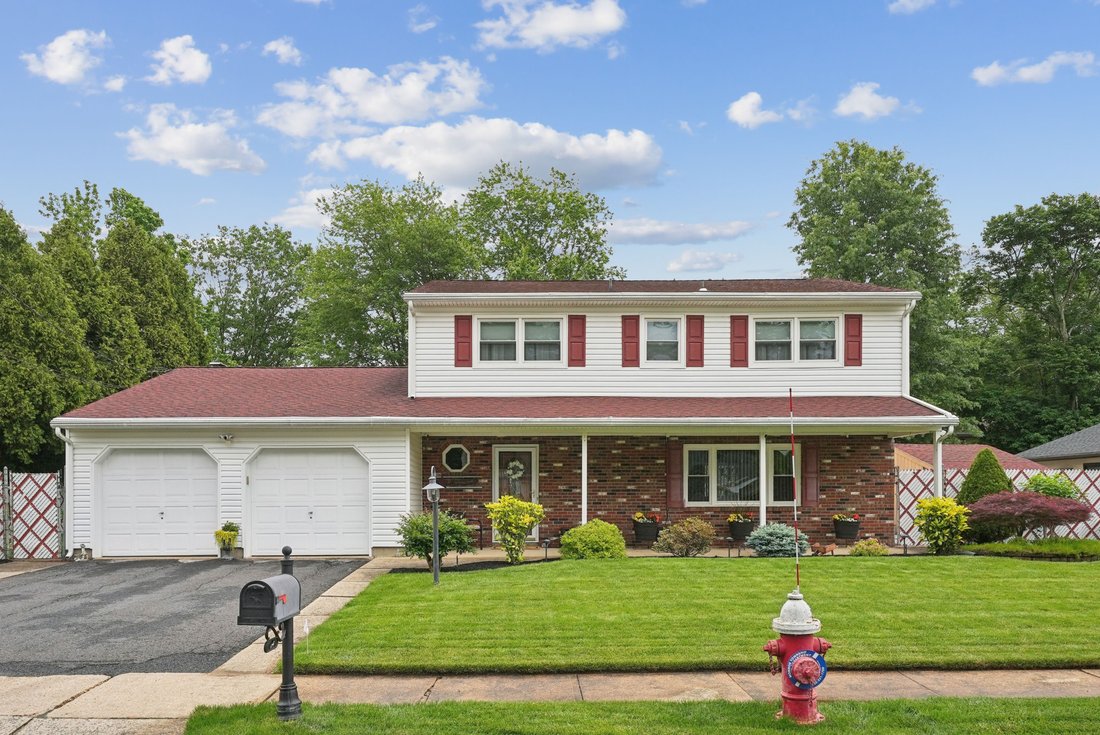 House in Monroe Township, New Jersey, United States 1 - 15775871