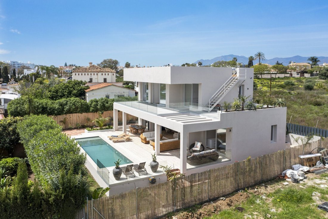 Villa in San Pedro de Alcantara, Andalusia, Spain 3 - 14222654