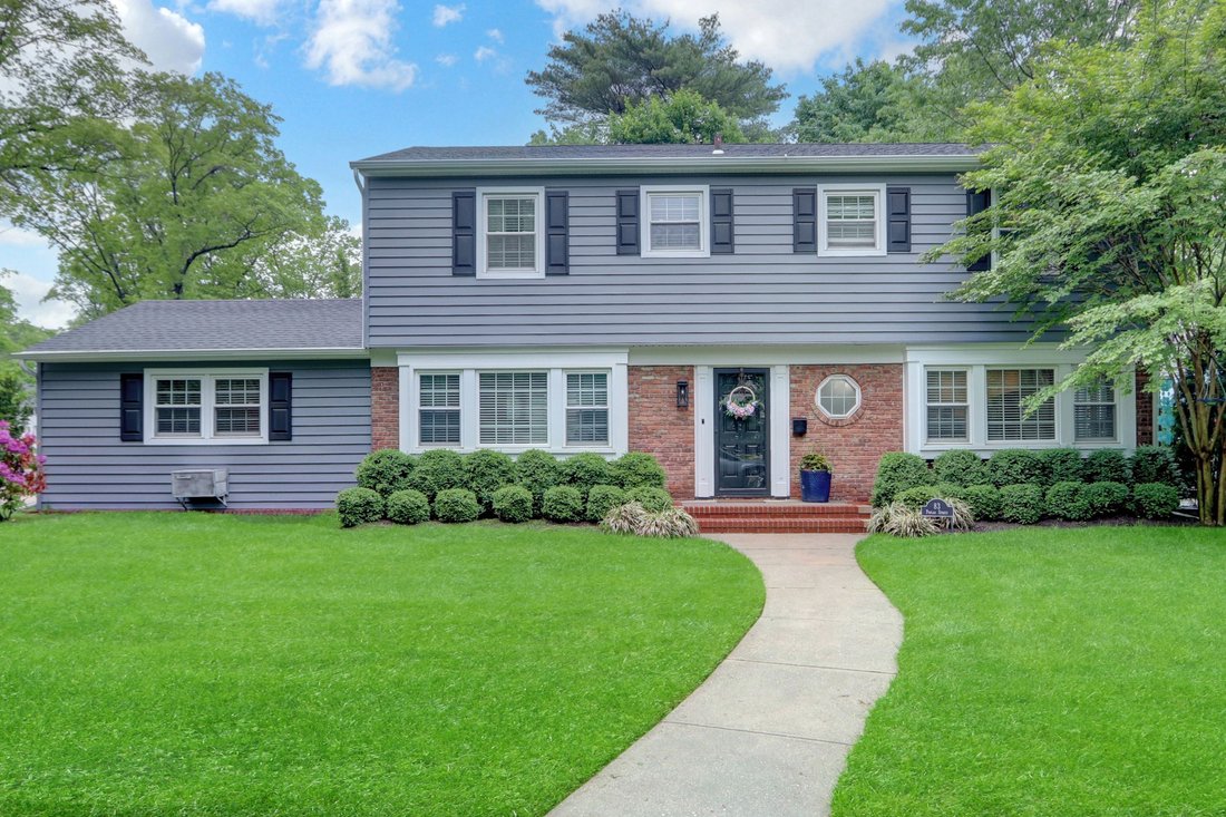 House in Garden City, New York, United States 2 - 15776320