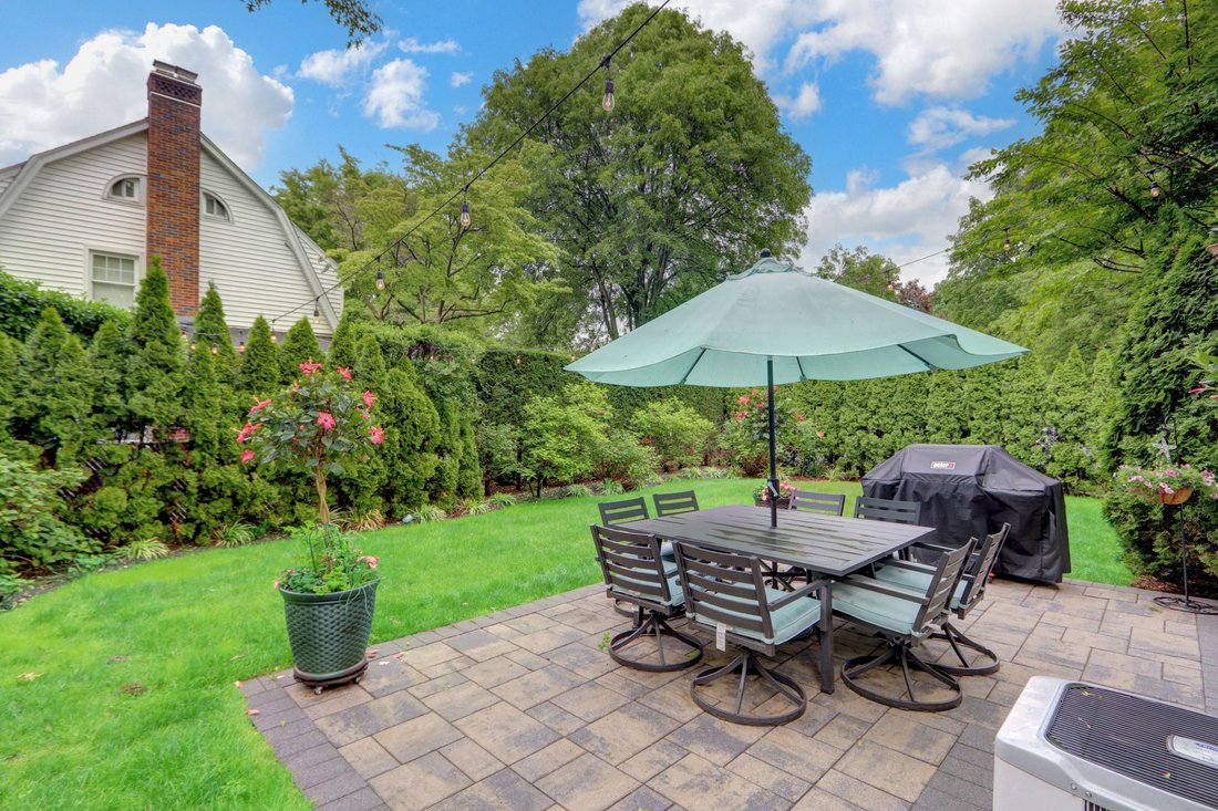 House in Garden City, New York, United States 5 - 15776320