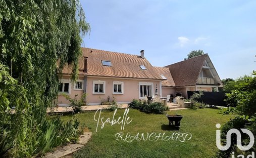 House in Saint-Pathus, Ile-de-France, France 1