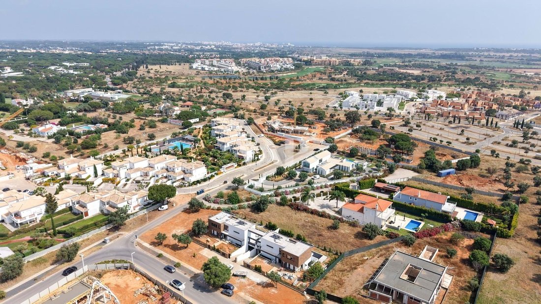 Villa in Vilamoura, Quarteira, Algarve 2 - 14685973
