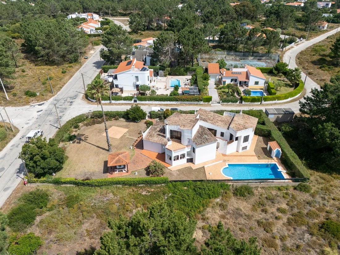 Villa in Aljezur, Algarve, Portugal 1 - 15776530