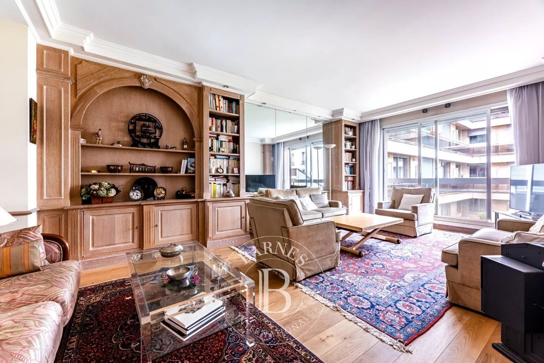 Apartment in Hoche-Friedland, Paris 8e Arrondissement, Paris 1 - 15776998