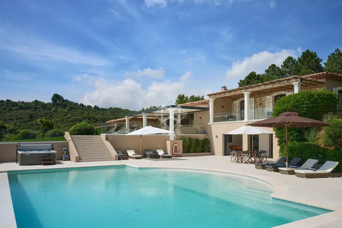 Estate in La Croix-Valmer, Provence-Alpes-Côte d'Azur, France 4 - 15778836