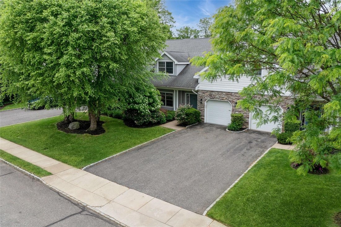 House in Port Washington, New York, United States 2 - 15779457