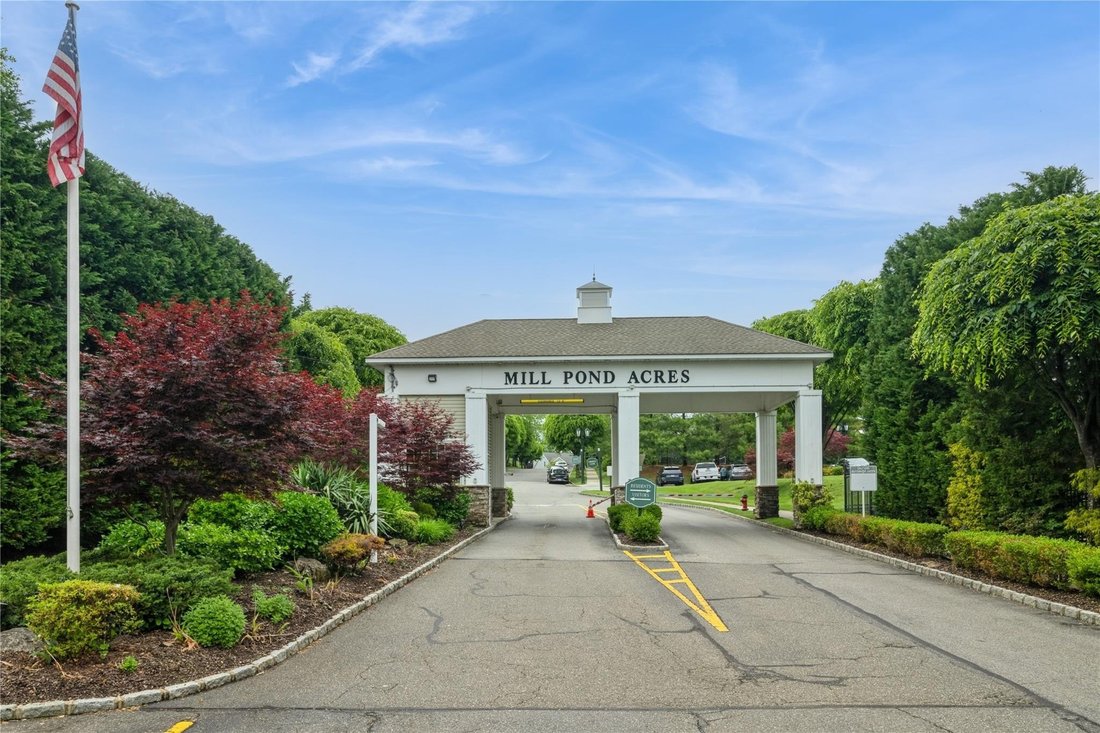House in Port Washington, New York, United States 1 - 15779457