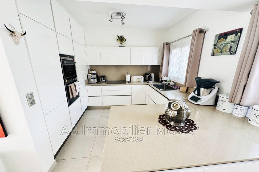 Villa in Les Cougoulins-Rastines, Antibes, France 5 - 15778635