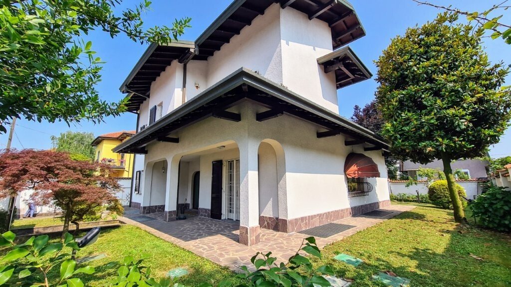 Villa in Castellanza, Lombardy, Italy 1 - 15778102